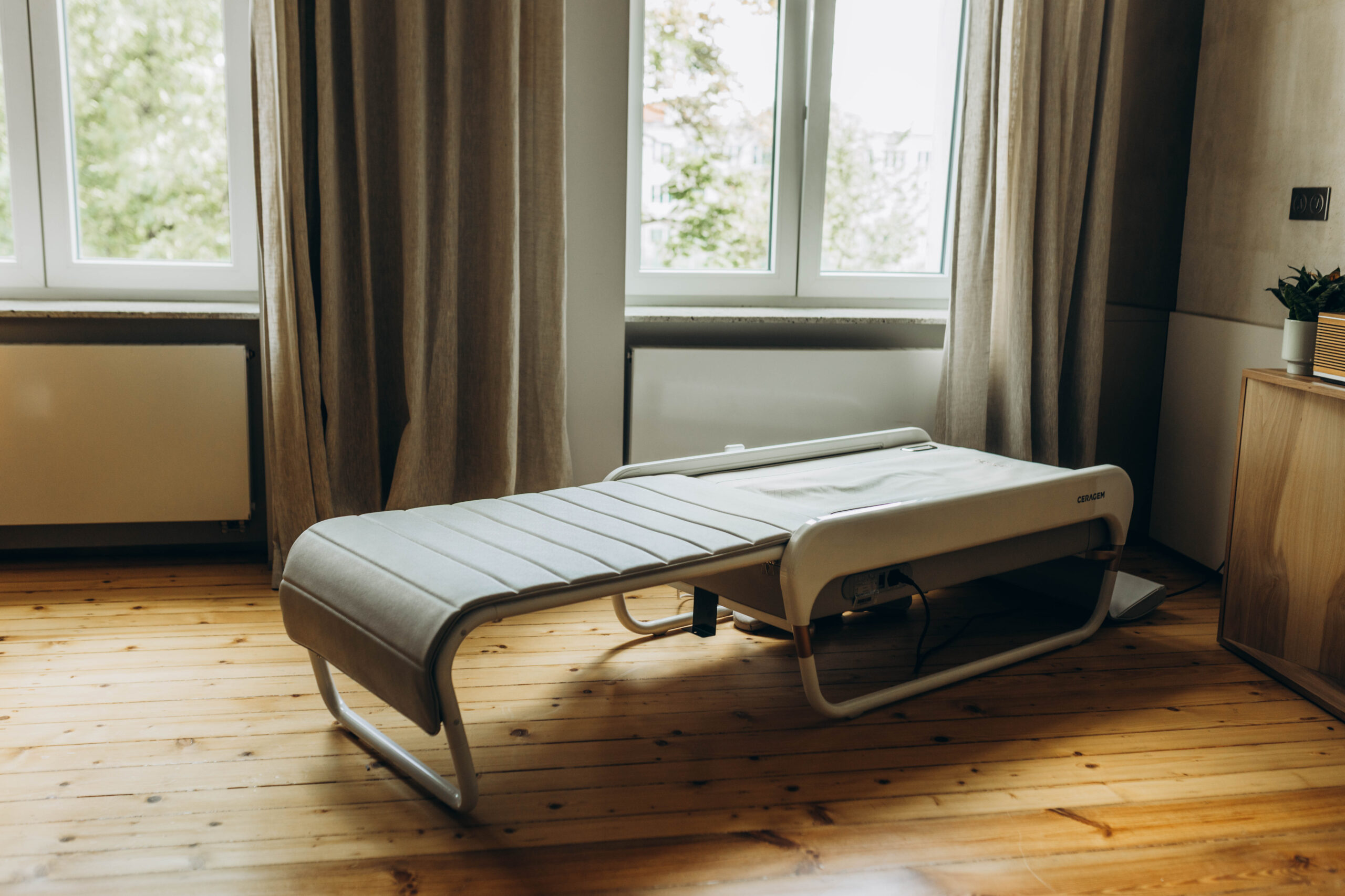 Thera Plus (‎CGM MB-1901) 